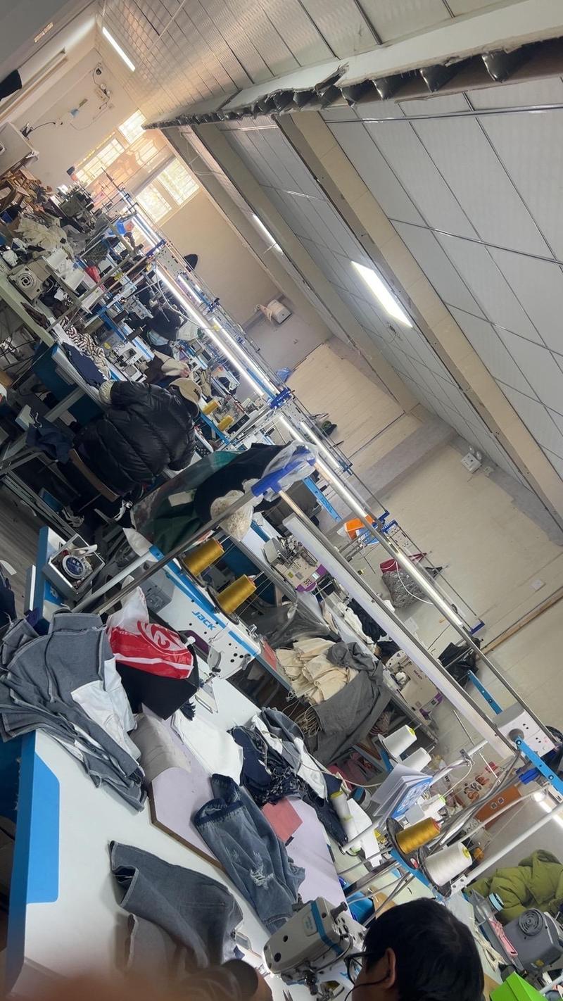 女神節(jié)快樂,祝我家的女神們永遠(yuǎn)18歲,#帶你走進(jìn)服裝廠 #工廠實(shí)拍視頻